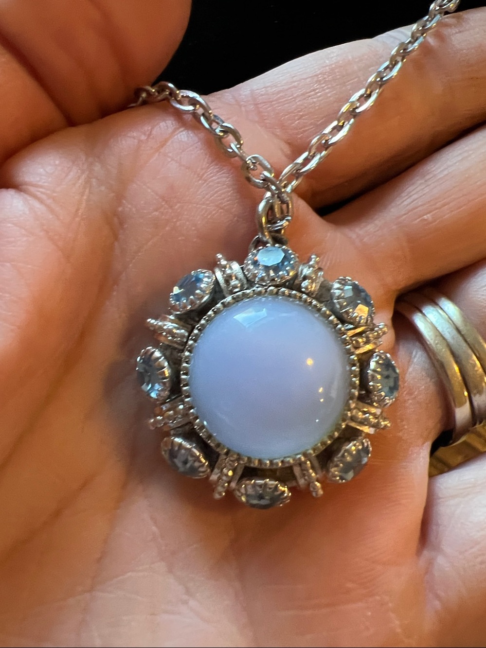 Vintage 1974 Avon "Moon Magic" pendant necklace